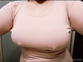 Olivia Fox / olivia_foxxxoxo nude photo #15