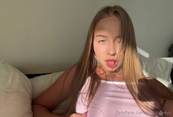 Olivia / olivia_greys nude photo #6