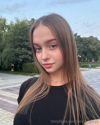 Olivia / olivia_greys nude photo #10