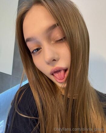Olivia / olivia_greys nude photo #13