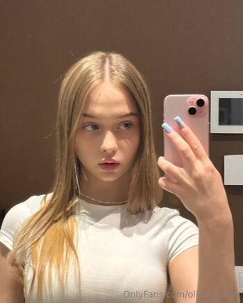 Olivia / olivia_greys nude photo #16