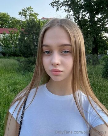 Olivia / olivia_greys nude photo #19