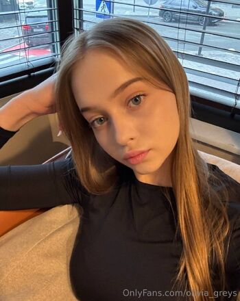 Olivia / olivia_greys nude photo #35