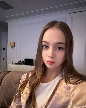 Olivia / olivia_greys nude photo #37