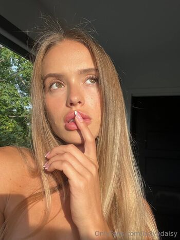 Olivia Moore / olivia_livy nude photo #20