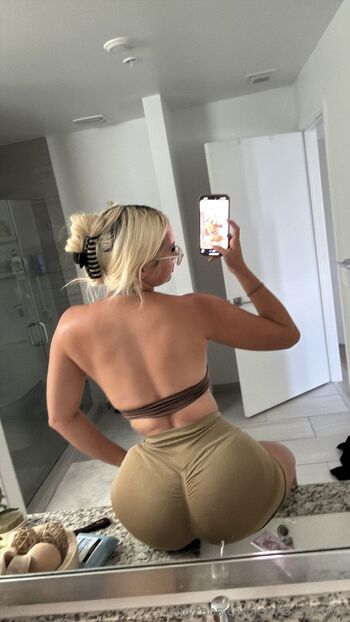 Olivia Snow / olivia_snow69 nude photo #6