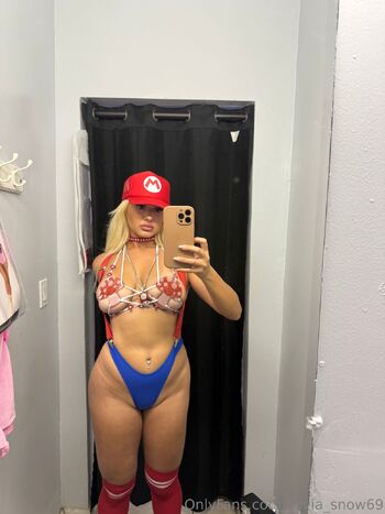 Olivia Snow / olivia_snow69 nude photo #7