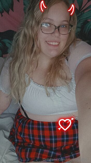 Your cute bbw Olivia / oliviabluntfree nude photo #1