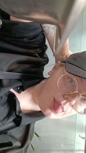 Your cute bbw Olivia / oliviabluntfree nude photo #35