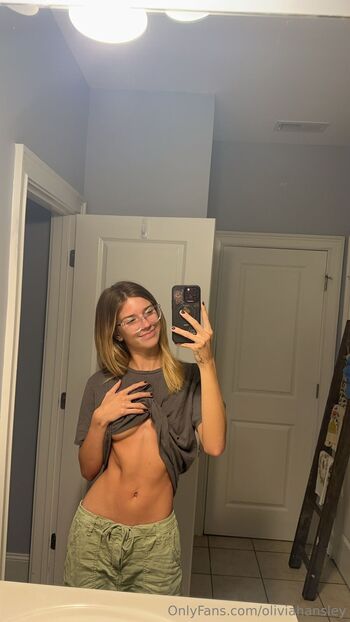 Olivia Hansle / oliviahansley nude photo #1