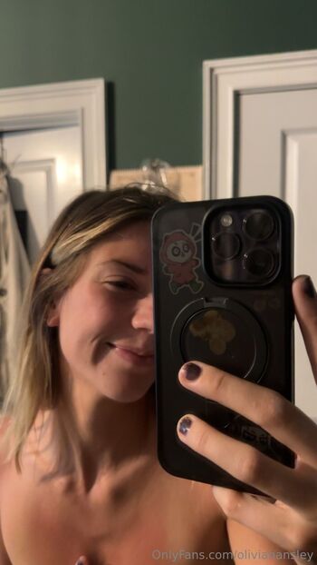 Olivia Hansle / oliviahansley nude photo #8