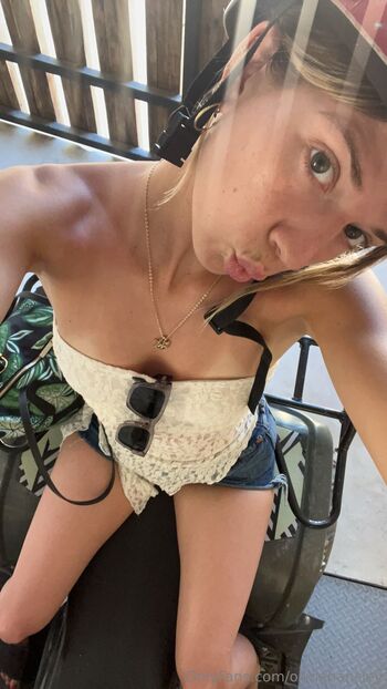 Olivia Hansle / oliviahansley nude photo #9