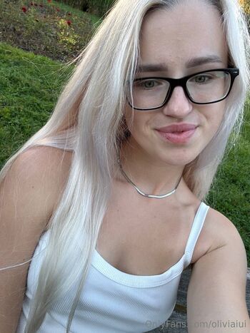 Olivia / oliviaiui nude photo #7