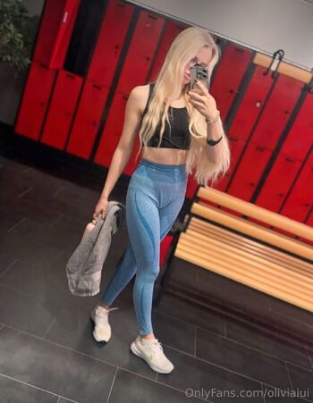 Olivia / oliviaiui nude photo #11