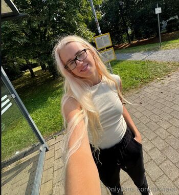 Olivia / oliviaiui nude photo #12