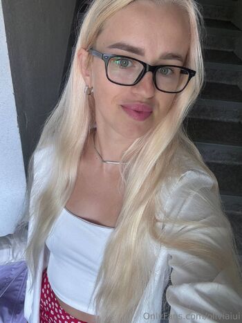 Olivia / oliviaiui nude photo #13