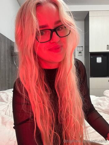 Olivia / oliviaiui nude photo #27