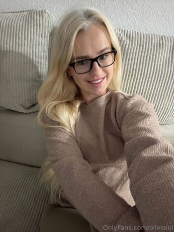 Olivia / oliviaiui nude photo #33