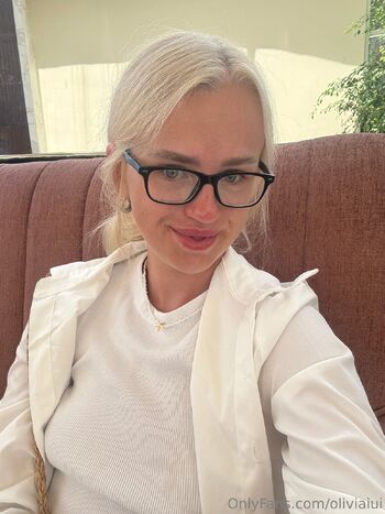 Olivia / oliviaiui nude photo #38