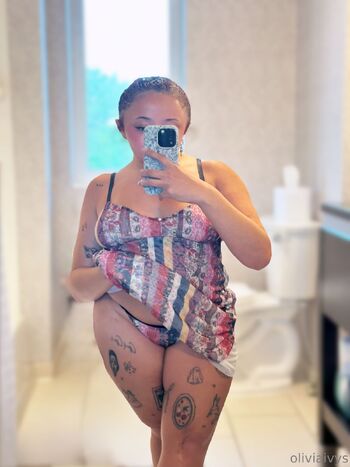 OLIVIA IVY / oliviaivys nude photo #1