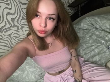 Livvy Luv / oliviaola_x nude photo #13