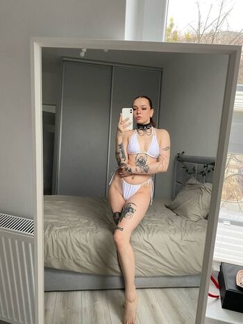 Livvy Luv / oliviaola_x nude photo #26