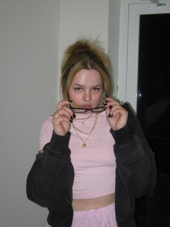 Livvy Luv / oliviaola_x nude photo #36