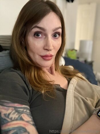 Olivia V / oliviav nude photo #8