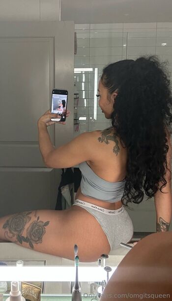 Col / omgitsqueen nude photo #15