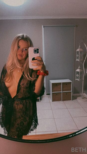 𝘽𝙀𝙏𝙃 / onllybethh nude photo #17