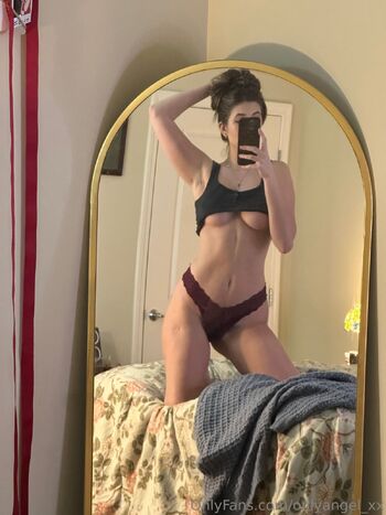 ange / onlyangel_xx nude photo #13