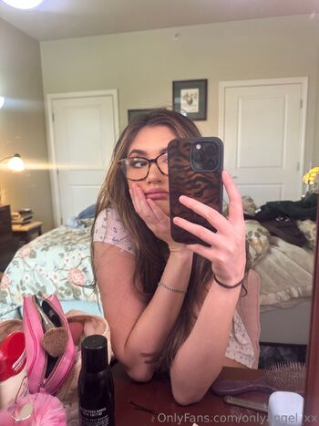 ange / onlyangel_xx nude photo #24