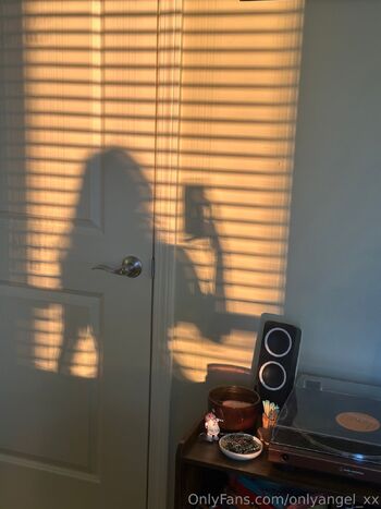 ange / onlyangel_xx nude photo #28