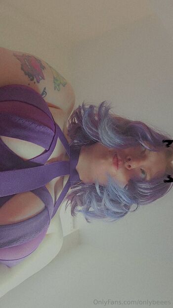 Bee (shethe / onlybeees nude photo #13