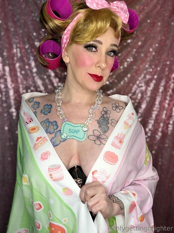 Only Getting Brighte / onlygettingbrighter nude photo #5