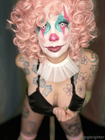 Only Getting Brighte / onlygettingbrighter nude photo #13