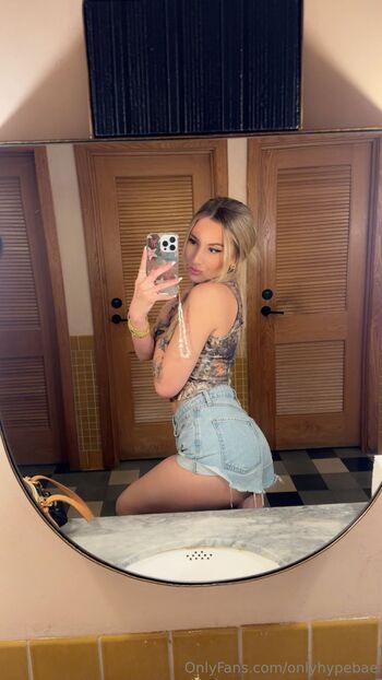 R / onlyhypebae nude photo #3