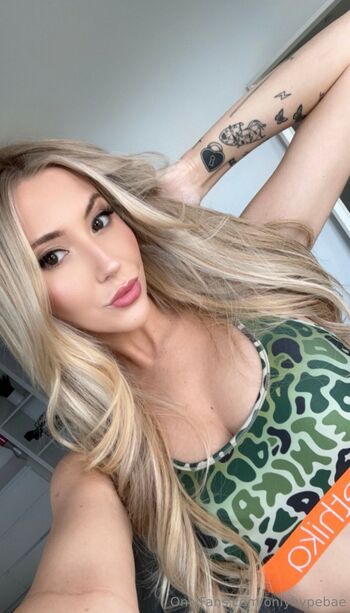 R / onlyhypebae nude photo #4