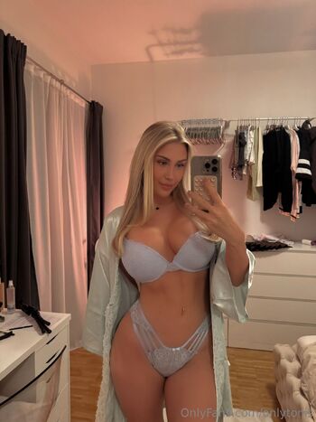 Antonia Ro / onlytonis nude photo #17