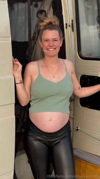 Vivienne / onlyviviofficial nude photo #1