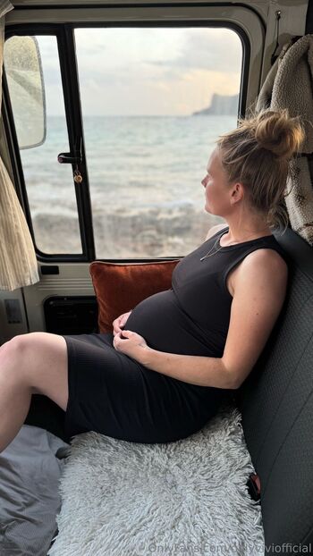 Vivienne / onlyviviofficial nude photo #7