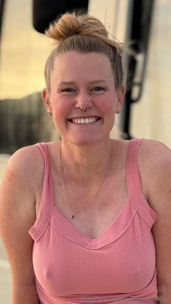 Vivienne / onlyviviofficial nude photo #10