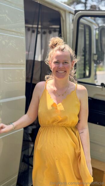 Vivienne / onlyviviofficial nude photo #14