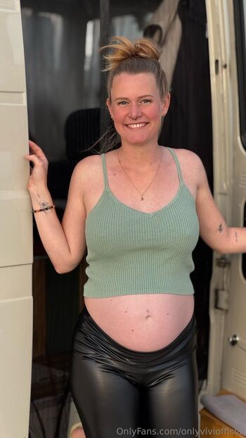 Vivienne / onlyviviofficial nude photo #15