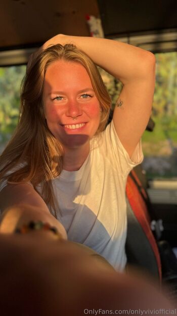 Vivienne / onlyviviofficial nude photo #22