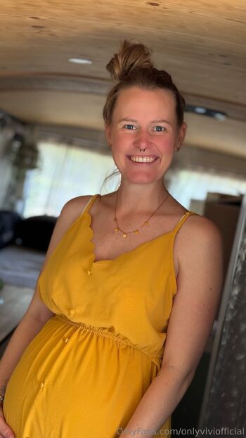 Vivienne / onlyviviofficial nude photo #26