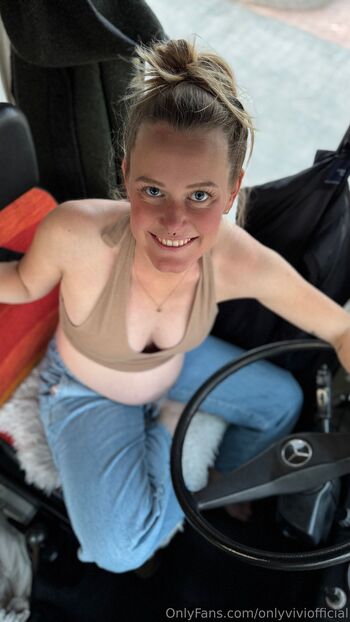 Vivienne / onlyviviofficial nude photo #30