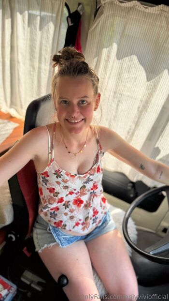 Vivienne / onlyviviofficial nude photo #32