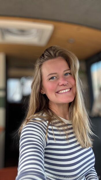 Vivienne / onlyviviofficial nude photo #34