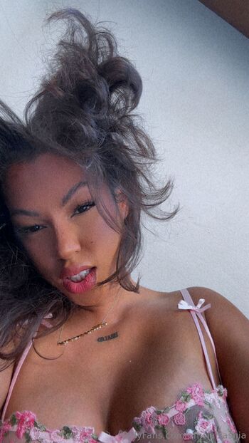 Zashia Santiag / onlyzashiasantiago nude photo #37